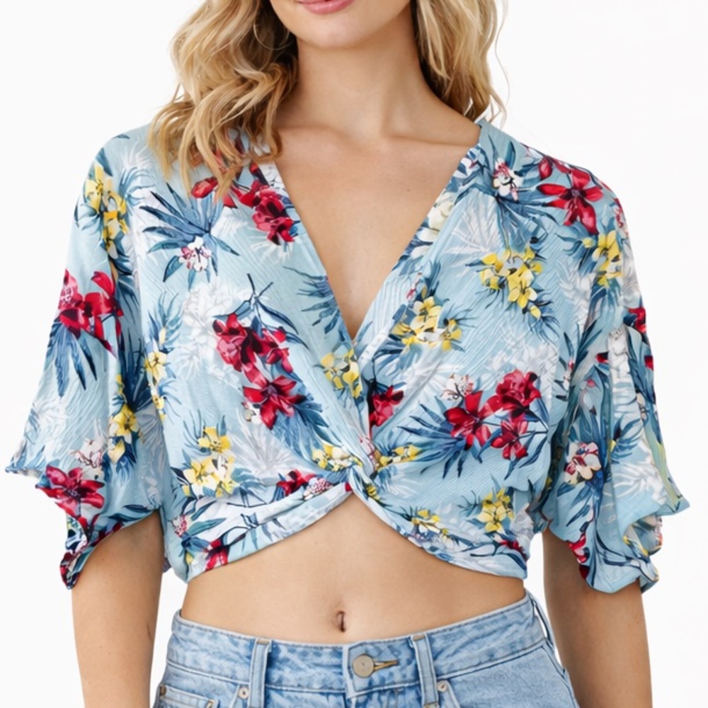 Altar’d State Like-New Viscose Tropical Beach Crop Top with Twisted Front